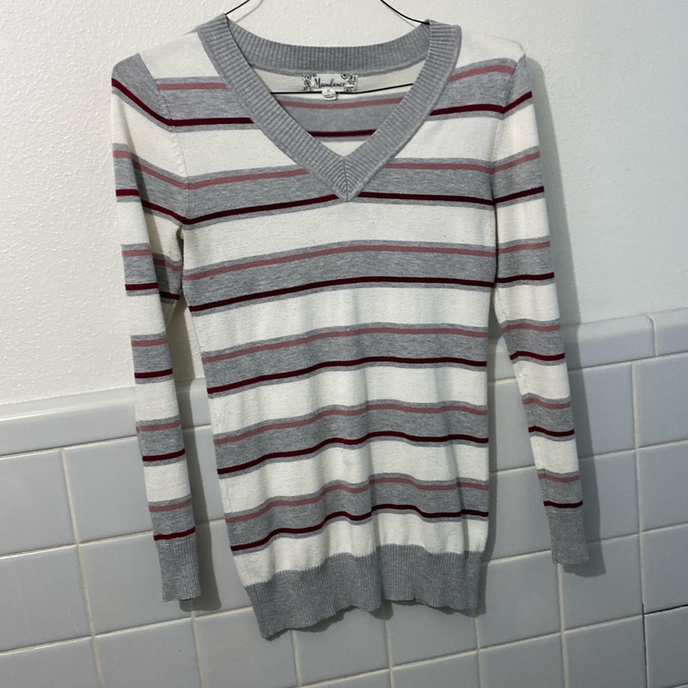 Stripped/ v-neck